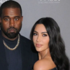 Kanye West ar fi arătat angajaților săi fotografii intime cu Kim Kardashian