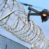 Drone interceptată transporta telefoane mobile în închisoare iar pilotul a fost arestat